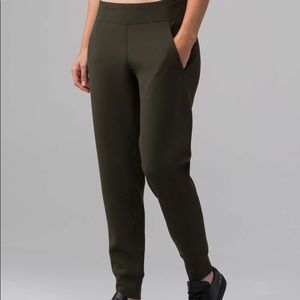 Lululemon Embrace the Space Pant